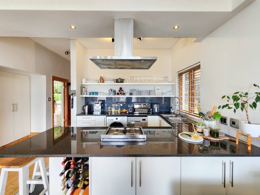 To Let 2 Bedroom Property for Rent in Sea Point Western Cape